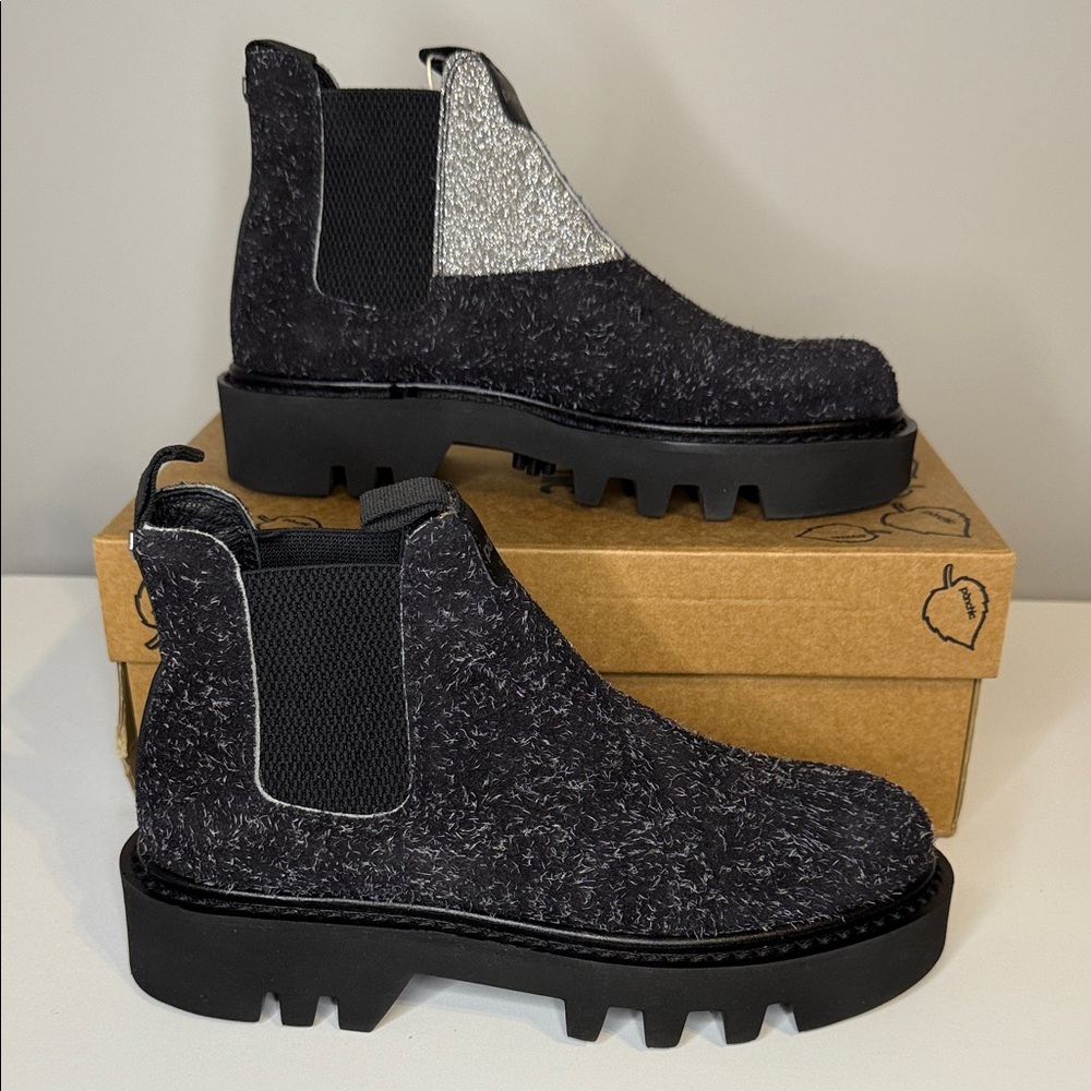 Chic Black and Gray Ankle Boots - NIB